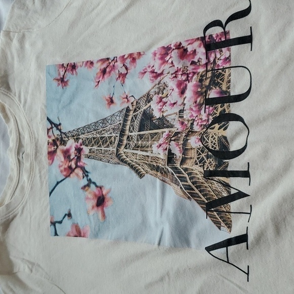 Old Navy Girls Sakura (Cherry Blossom) "Amour" Paris Cream Graphic T-Shirt - Picture 2 of 6